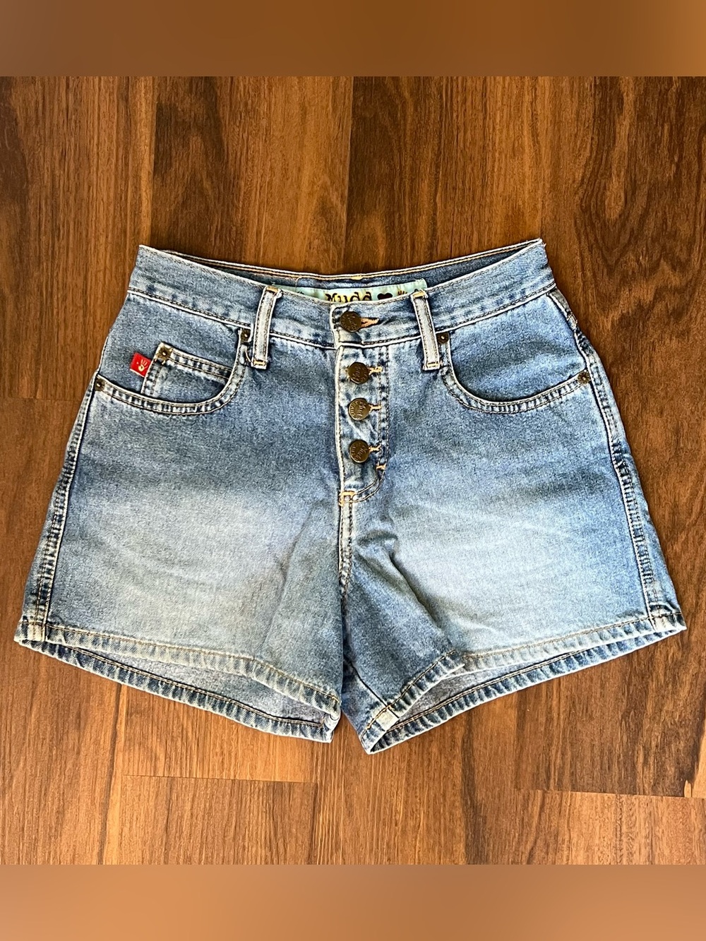 Vintage Mudd Y2K light wash denim button fly shorts